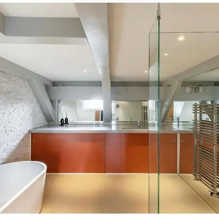 Two Bedrooms Penthouse *