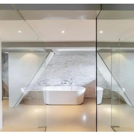 Two Bedrooms Penthouse 아파트 *